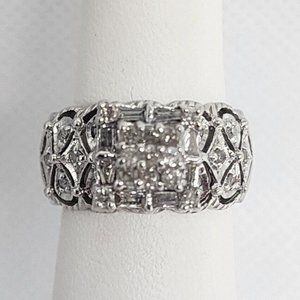 14K WHITE GOLD & DIAMOND RING  SIZE 4